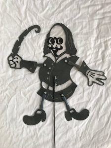 A shadow puppet of Francisco Quevedo.